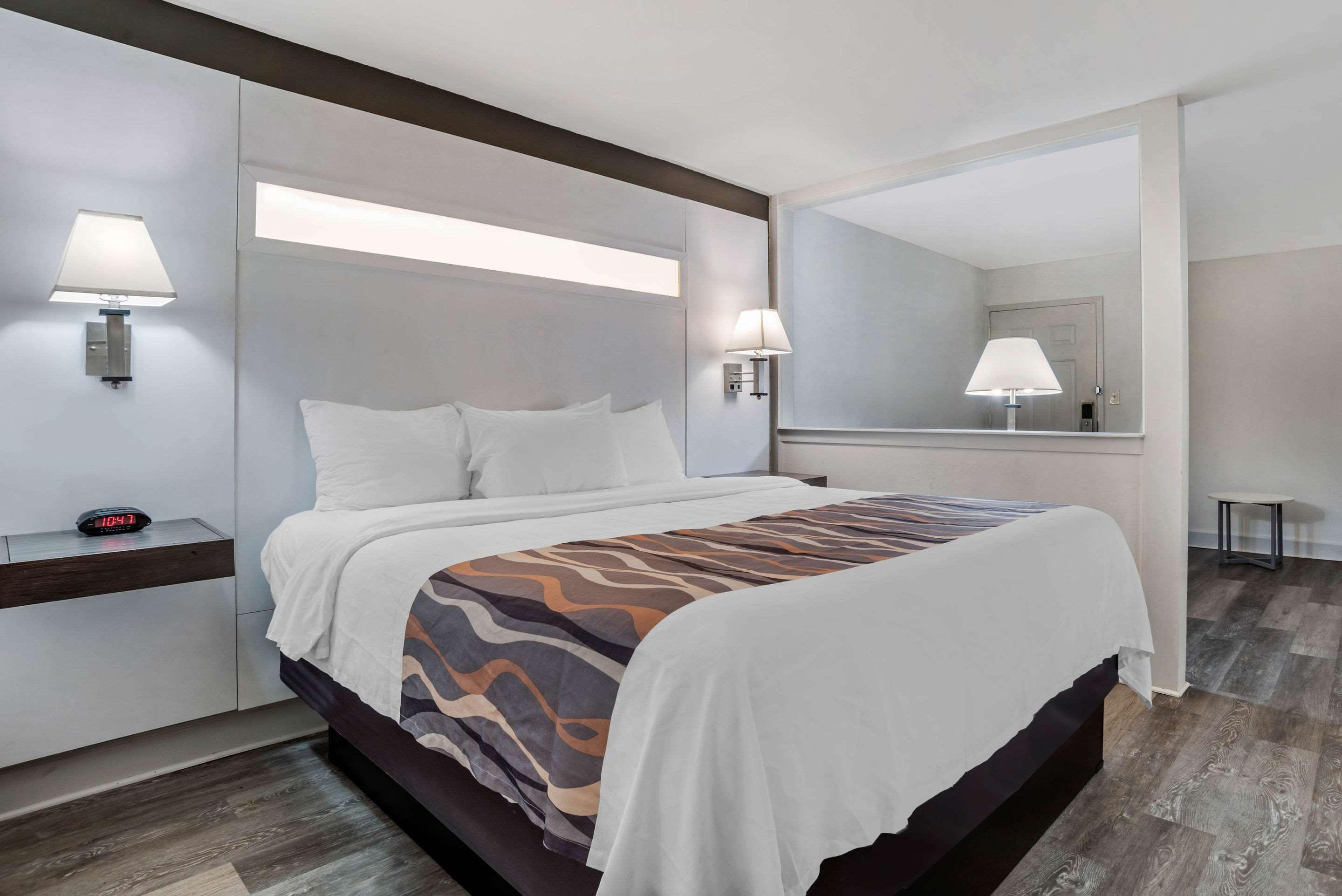 Baymont By Wyndham Montgomery Al Hotell Exteriör bild